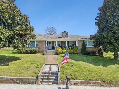 208 N Main St, Cornersville, TN 37047