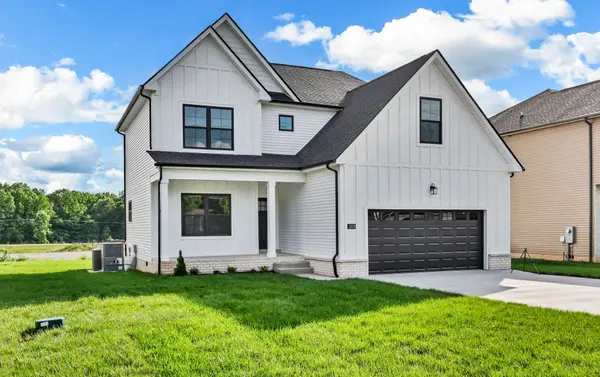 3158 E Old Ashland City Rd, Clarksville, TN 37043