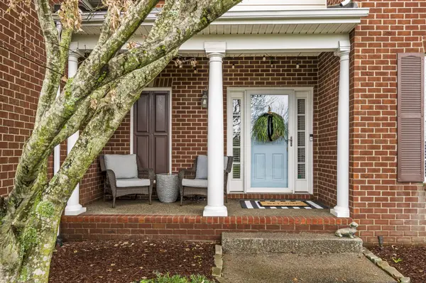 2848 Kaye Dr, Thompsons Station, TN 37179