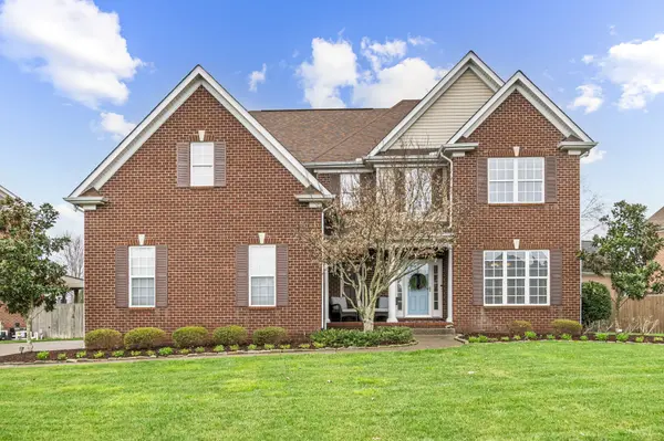 2848 Kaye Dr,  Thompsons Station,  TN 37179