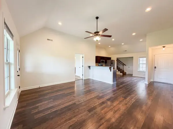 2919 Ronstadt Dr, Christiana, TN 37037