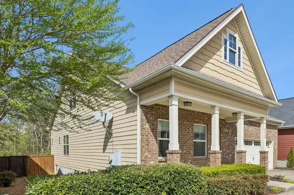 2450 Duxbury Dr, Columbia, TN 38401