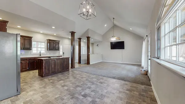 9399 Hi Lo Rd, Bon Aqua, TN 37025