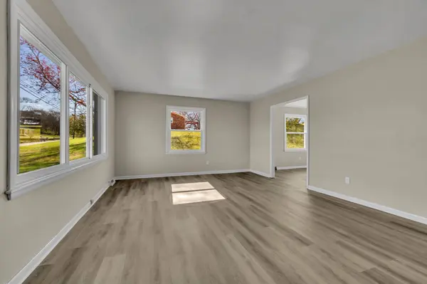 26 Main St #E, Gordonsville, TN 38563