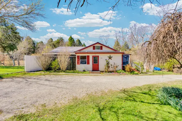 105 Dripping Springs Rd, Monterey, TN 38574