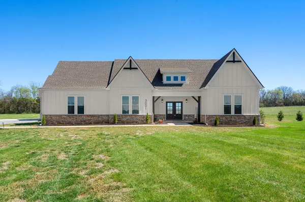 3001 Midland Acres Dr, Bell Buckle, TN 37020