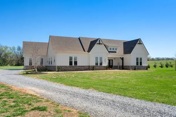 3001 Midland Acres Dr, Bell Buckle, TN 37020
