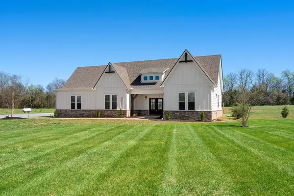 3001 Midland Acres Dr, Bell Buckle, TN 37020