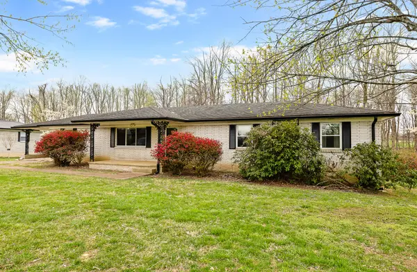 111 Cothron Dr, Lafayette, TN 37083