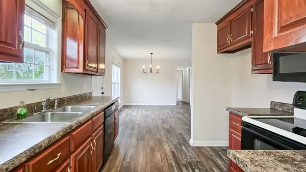 11 Amberwood Rd, Fayetteville, TN 37334