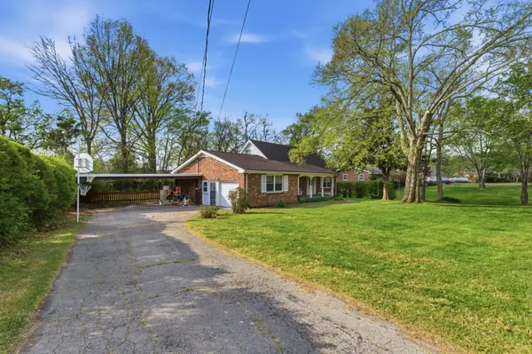 323 Nokes Dr, Hendersonville, TN 37075