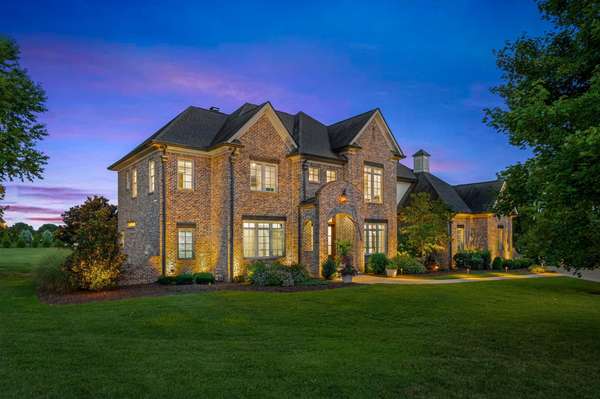 5540 Hawks Landing Dr, Arrington, TN 37014