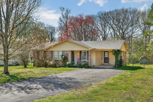 18 Town Rd, Fayetteville, TN 37334