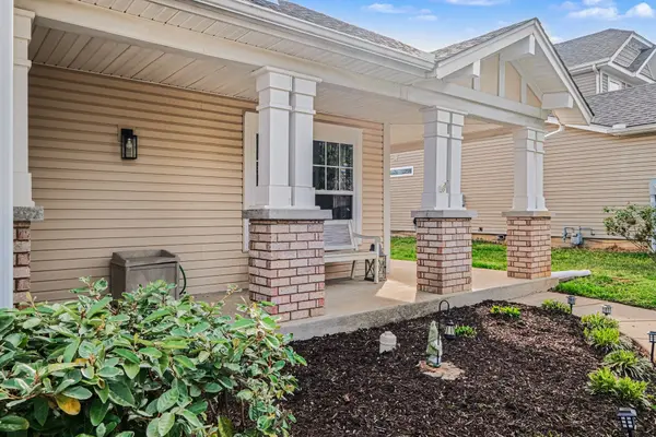 1736 Stone Hollow Ct, Hermitage, TN 37076
