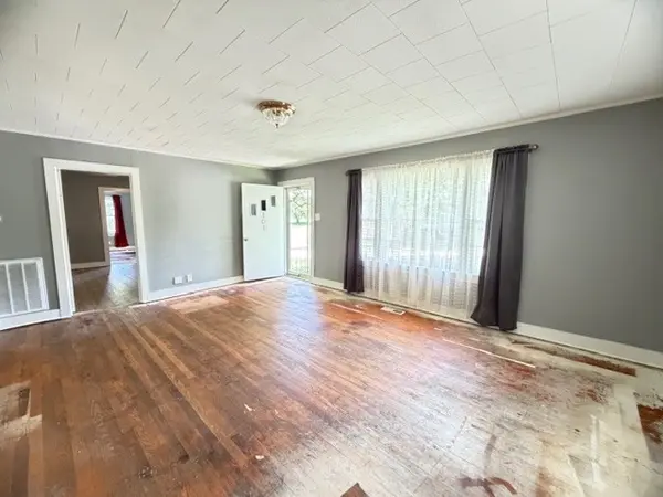 101 Walnut St, Decherd, TN 37324
