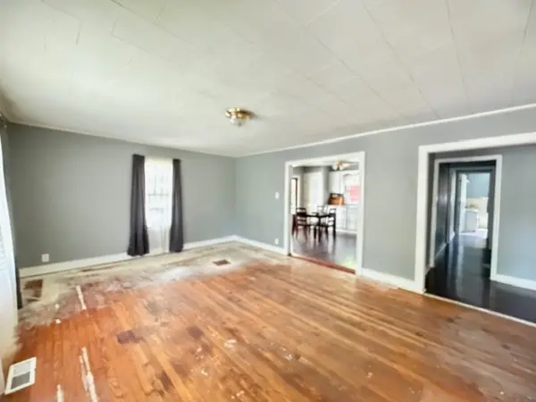 101 Walnut St, Decherd, TN 37324