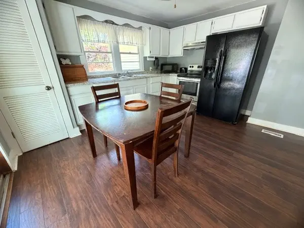 101 Walnut St, Decherd, TN 37324