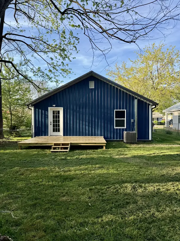 509 3rd St, Lawrenceburg, TN 38464
