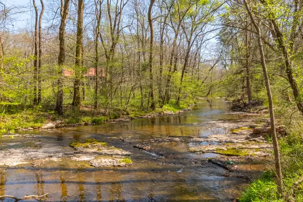348 Spring Creek Rd, Westpoint, TN 38486