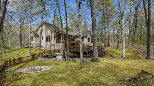 240 Lake Hills Rd, Tullahoma, TN 37388