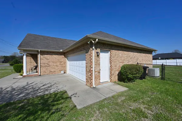 2727 Cliffside Dr, Christiana, TN 37037