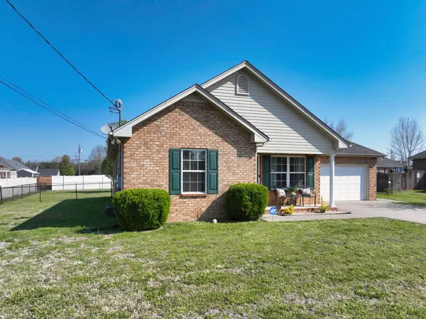 2727 Cliffside Dr, Christiana, TN 37037