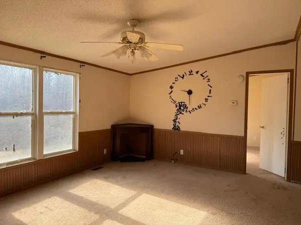 60 Robert Barnhill Rd, Paris, TN 38242