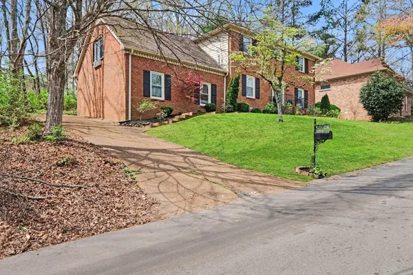 6133 Tuliptree Ln, Nashville, TN 37221