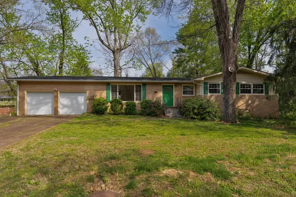 1006 Crown Point Road #E, Signal Mountain, TN 37377