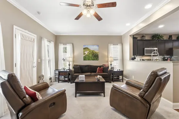 1027 Woodbury Falls Dr, Nashville, TN 37221