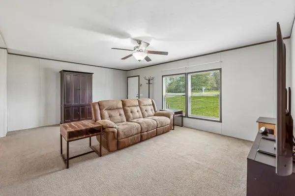 765 Shrum Cemetery Rd, Westmoreland, TN 37186