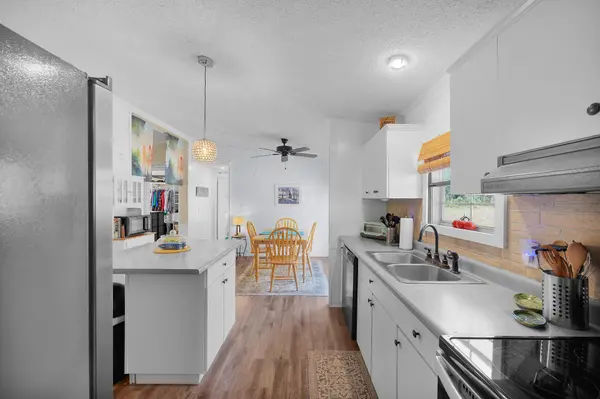 1810 Hill Rd, Paris, TN 38242