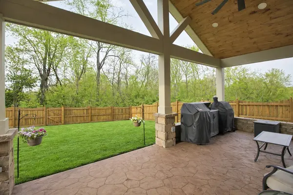 240 Jocelyn Dr, Cottontown, TN 37048