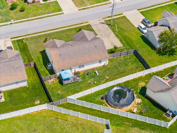 950 Wing Tip Cir, Hopkinsville, KY 42240