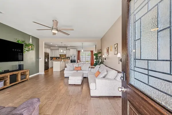 123 Macaw Ln, La Vergne, TN 37086