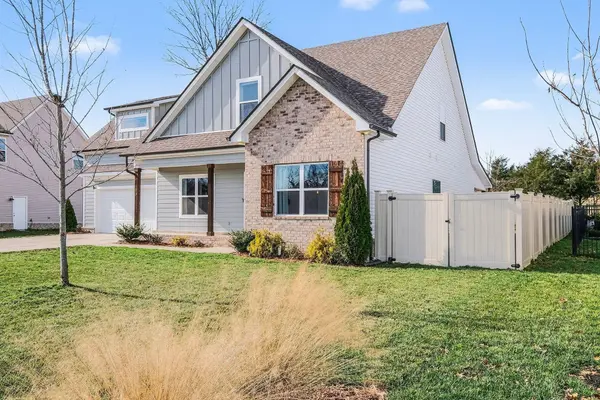123 Macaw Ln, La Vergne, TN 37086