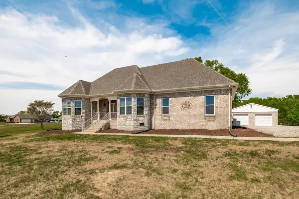 1222 Chenault Ln, Castalian Springs, TN 37031