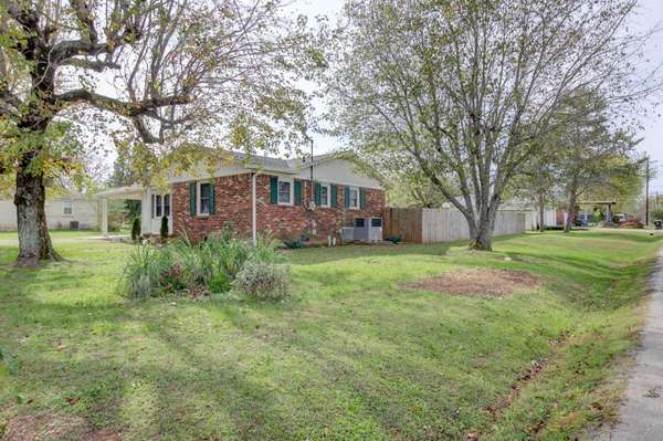 102 Kimberly St, Elkton, KY 42220