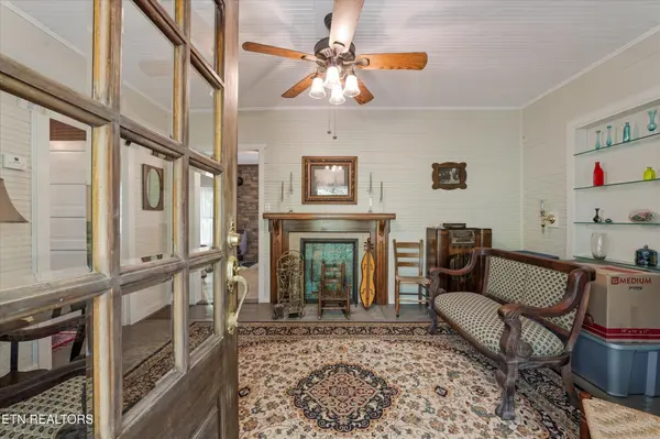 315 Laurel Hollow Rd, Clinton, TN 37716