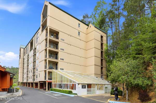 413 Baskins Creek Rd #606, Gatlinburg, TN 37738