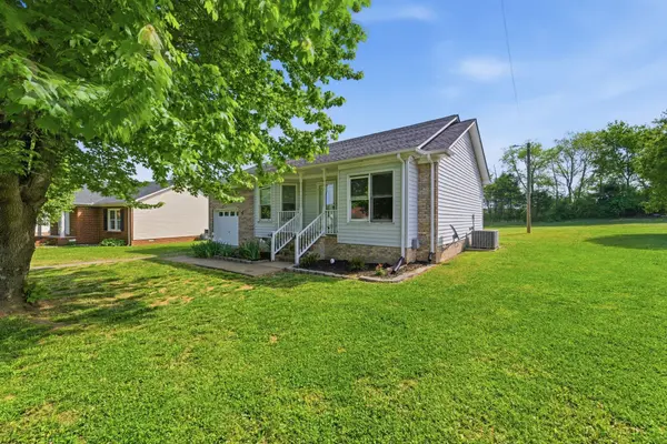 2636 Queen Anne Ct, Springfield, TN 37172