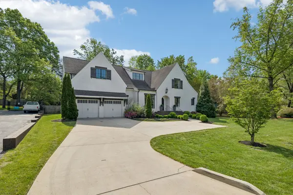 4040 Russellwood Dr, Nashville, TN 37204