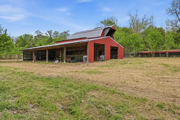 2193 Hughes Rd, Erin, TN 37061