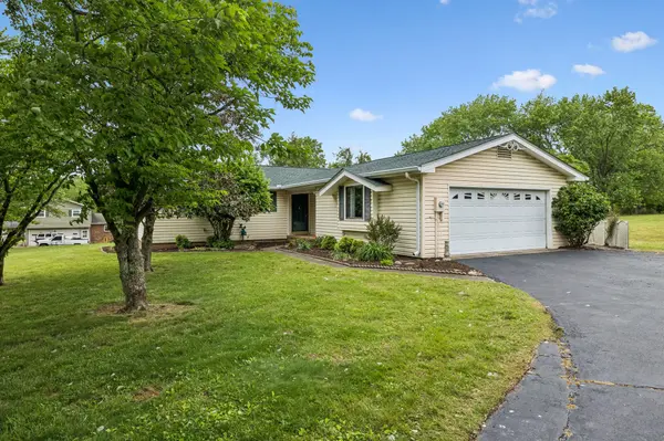 454 Lakewind Dr, Gallatin, TN 37066