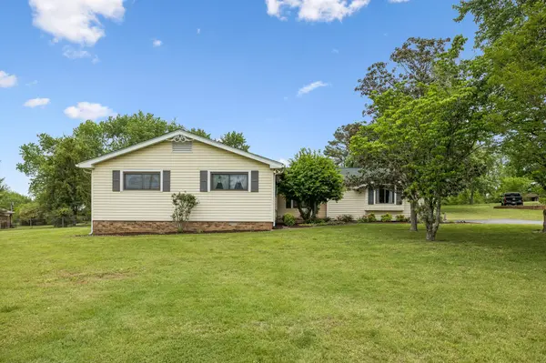 454 Lakewind Dr, Gallatin, TN 37066
