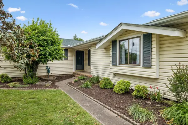 454 Lakewind Dr, Gallatin, TN 37066
