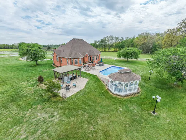 2015 Spry Rd, Bradyville, TN 37026