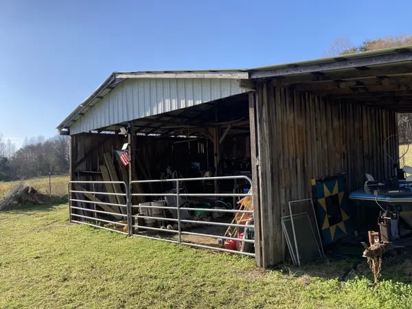 472 Allen Chapel Rd, Hilham, TN 38568