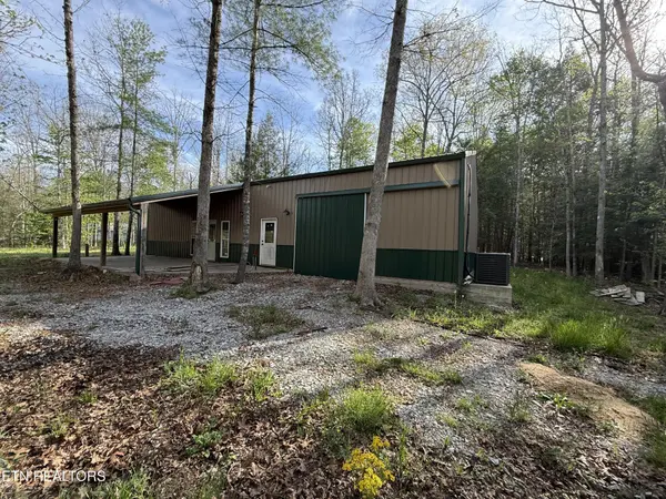 223 Crouch Branch Lane, Allardt, TN 38504