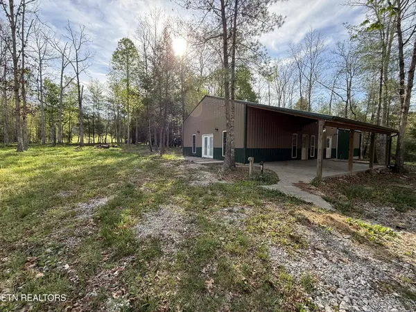 223 Crouch Branch Lane, Allardt, TN 38504